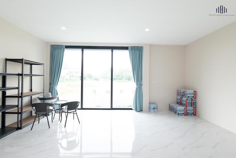 ขาย - ขายบ้านสไตล์โมเดิร์นพร้อมที่ดินถมแล้ว เหมาะพัฒนาเป็น ศูนย์กระจายสินค้า/โกดัง, ชลบุรี