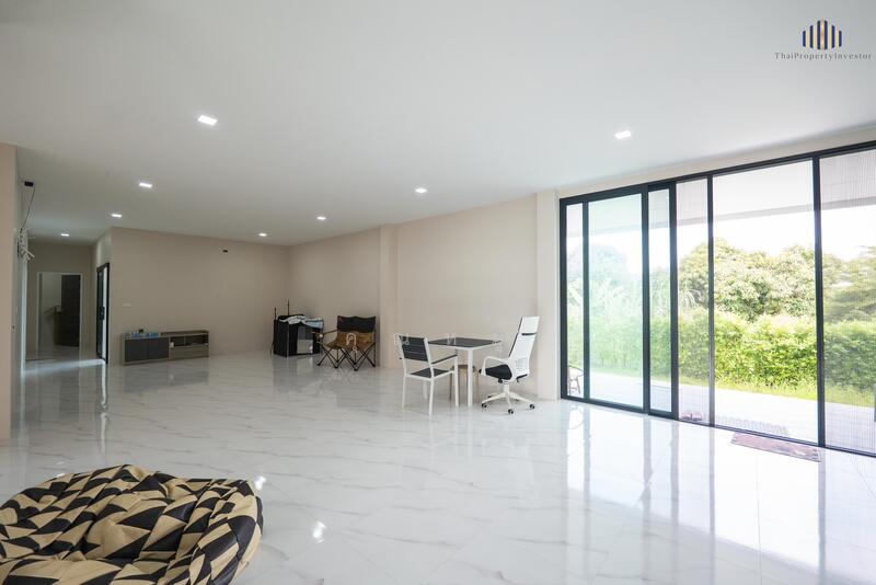 For Sale - ขายบ้านสไตล์โมเดิร์นพร้อมที่ดินถมแล้ว เหมาะพัฒนาเป็น ศูนย์กระจายสินค้า/โกดัง, Chon Buri (Pattaya)