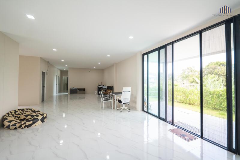 For Sale - ขายบ้านสไตล์โมเดิร์นพร้อมที่ดินถมแล้ว เหมาะพัฒนาเป็น ศูนย์กระจายสินค้า/โกดัง, Chon Buri (Pattaya)