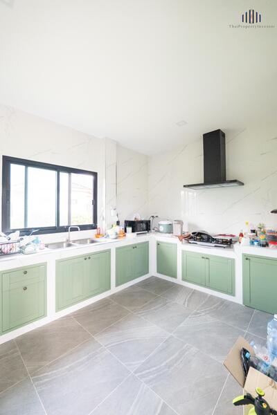 For Sale - ขายบ้านสไตล์โมเดิร์นพร้อมที่ดินถมแล้ว เหมาะพัฒนาเป็น ศูนย์กระจายสินค้า/โกดัง, Chon Buri (Pattaya)