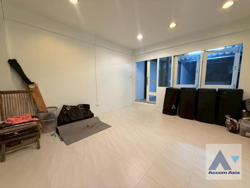 For Sale - Home Office Newly renovated Homeoffice 3.5 story - Next to Sirinrat & Monarom Building UNIT DETAIL, Bangkok