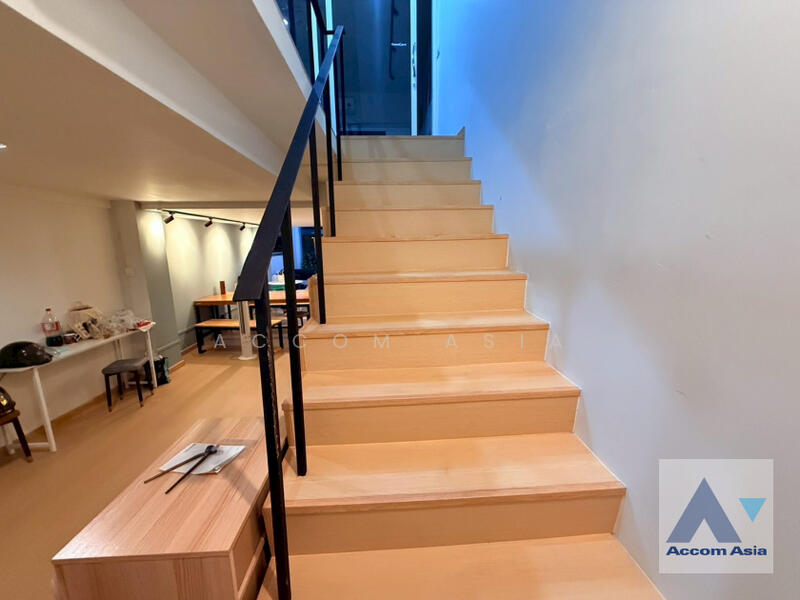 For Sale - Home Office Newly renovated Homeoffice 3.5 story - Next to Sirinrat & Monarom Building UNIT DETAIL, Bangkok