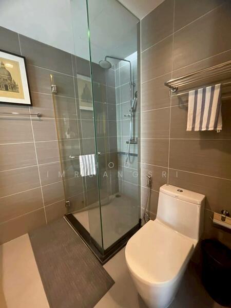 Siri At Sukhumvit, Bangkok, 902 Sukhumvit Road, Phra Kanong, Khlong Toei, Bangkok, 2 Bedrooms, 70 sqm, Condo For Rent, by Phoom Imruangsri, 60195921 - DDproperty.com