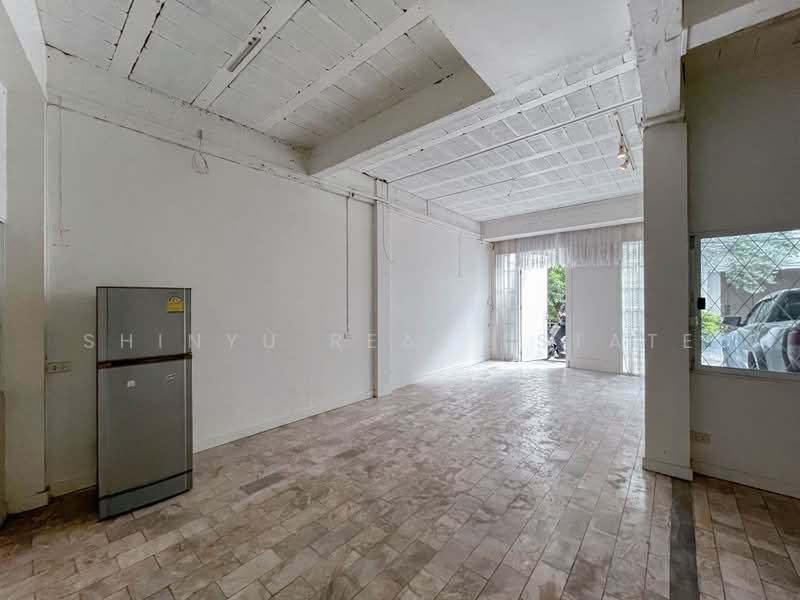 S.P. Mansion Thonglor, Bangkok, 12/11 ทองหล่อ, Khlong Tan Nua, Watthana, Bangkok, 3 Bedrooms, 144 sqm, Townhouse For Sale, by Shinyu Real Estate, 60196641 - DDproperty.com