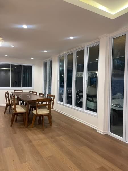 ขาย - ขายบ้านเดี่ยว 2 ชั้น 100 ตร.ว. ติดถนนริมโขงเวียงคุก เมืองหนองคาย, หนองคาย