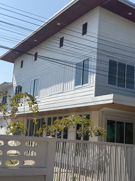 ขาย - ขายบ้านเดี่ยว 2 ชั้น 100 ตร.ว. ติดถนนริมโขงเวียงคุก เมืองหนองคาย, หนองคาย