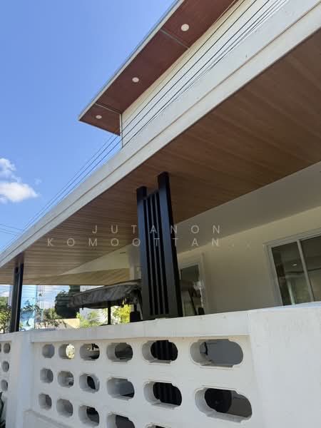 ขาย - ขายบ้านเดี่ยว 2 ชั้น 100 ตร.ว. ติดถนนริมโขงเวียงคุก เมืองหนองคาย, หนองคาย