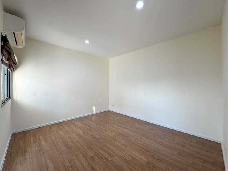 Baan Klang Muang The Edition Rama 9-Pattanakarn, Bangkok, Motorway Road, Prawet, Prawet, Bangkok, 4 Bedrooms, 222 sqm, Semi-Detached House (Twin House) For Sale, by HOME Real Estate Service, 60197532 - DDproperty.com