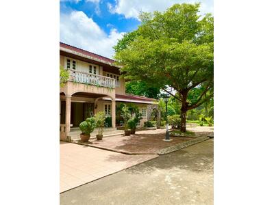 ขาย - บ้านทรงคลาสสิกพร้อมที่ดิน 250 ตรว.ใจกลางนนทบุรี ซอยกรุงเทพนนท์ 14 ขาย170,000 บาทต่อตารางวา, นนทบุรี