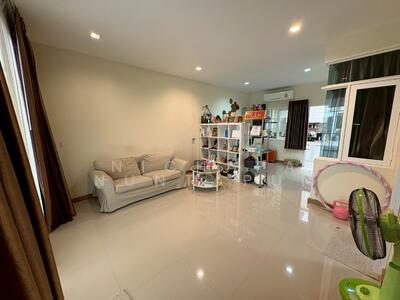 ขาย - Golden Town 2 Onnut-Pattanakarn : โกลเด้น ทาวน์ 2 อ่อนนุช-พัฒนาการ, กรุงเทพ