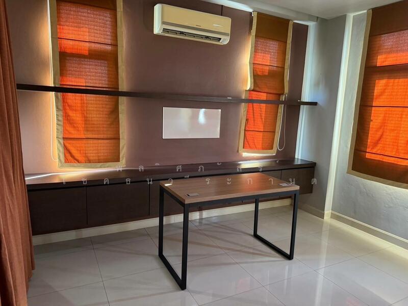 For Rent - ทาวน์โฮมให้เช่า ทำเลดี ใกล้ห้าง ✨ ใครกำลังมองหาบ้านเช่าในเมือง ที่ทั้งสะดวกและน่าอยู่ ห้ามพลาด!, Nakhon Ratchasima