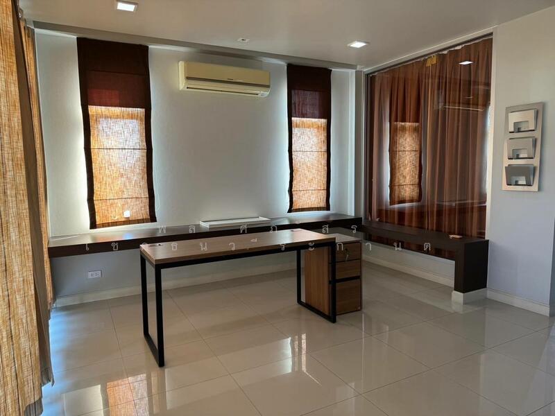 For Rent - ทาวน์โฮมให้เช่า ทำเลดี ใกล้ห้าง ✨ ใครกำลังมองหาบ้านเช่าในเมือง ที่ทั้งสะดวกและน่าอยู่ ห้ามพลาด!, Nakhon Ratchasima