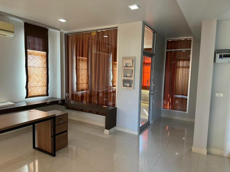 For Rent - ทาวน์โฮมให้เช่า ทำเลดี ใกล้ห้าง ✨ ใครกำลังมองหาบ้านเช่าในเมือง ที่ทั้งสะดวกและน่าอยู่ ห้ามพลาด!, Nakhon Ratchasima