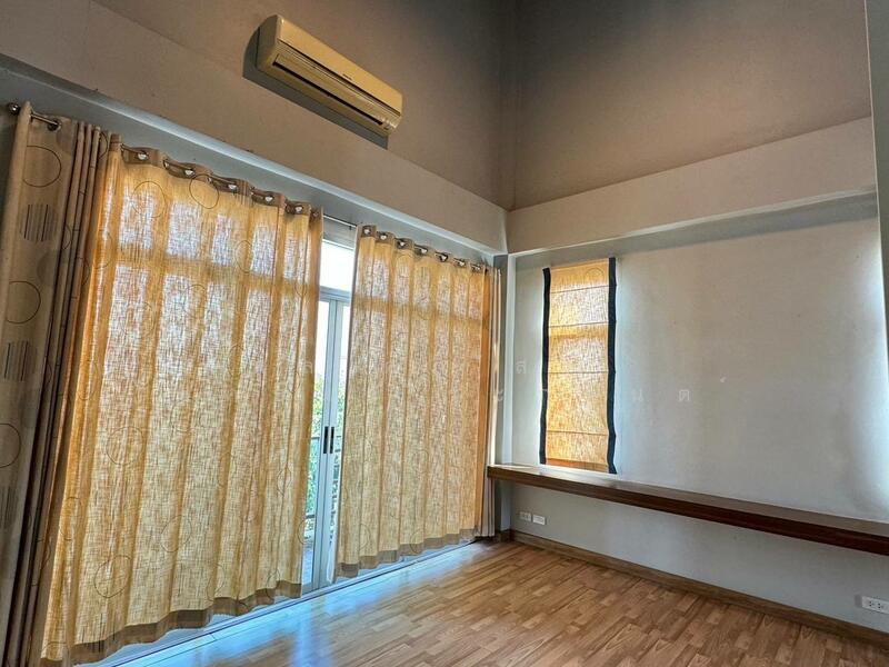 For Rent - ทาวน์โฮมให้เช่า ทำเลดี ใกล้ห้าง ✨ ใครกำลังมองหาบ้านเช่าในเมือง ที่ทั้งสะดวกและน่าอยู่ ห้ามพลาด!, Nakhon Ratchasima