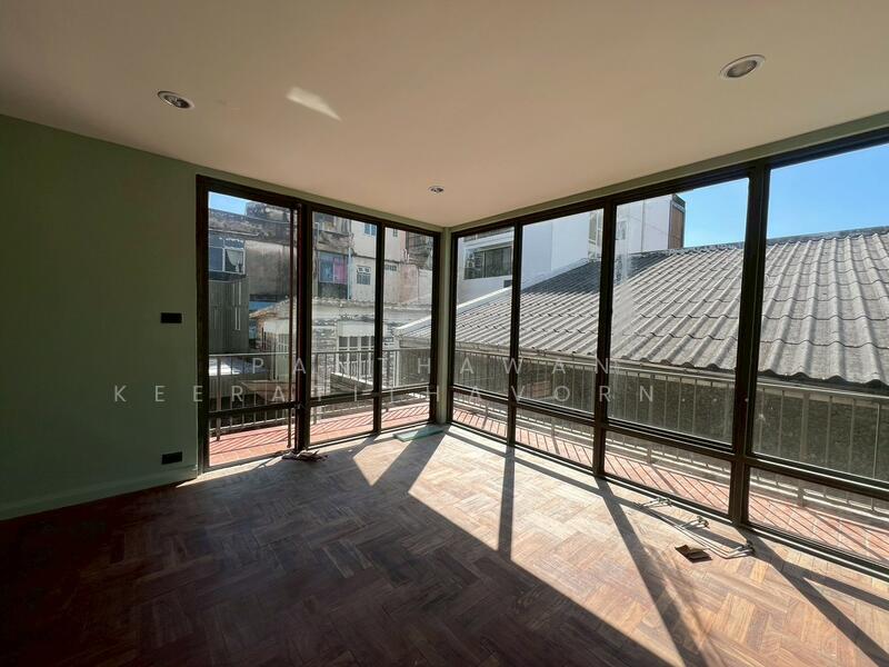 ให้เช่า - บ้านเดี่ยว 2 ชั้น ติดถนนประติพัทธ์, กรุงเทพ