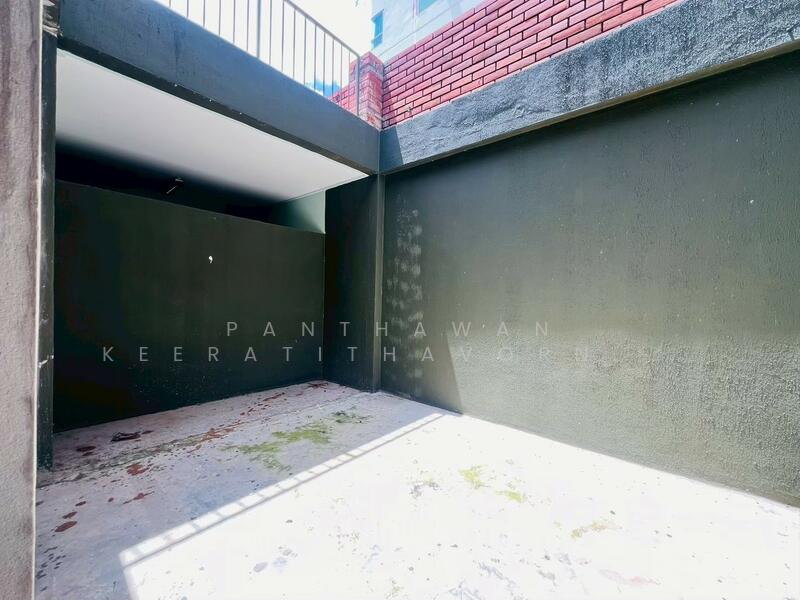 ให้เช่า - บ้านเดี่ยว 2 ชั้น ติดถนนประติพัทธ์, กรุงเทพ