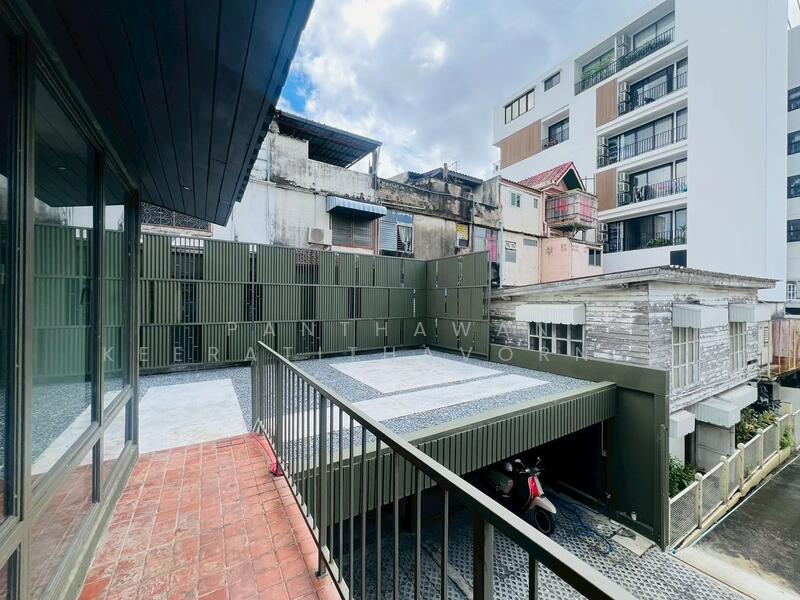 ให้เช่า - บ้านเดี่ยว 2 ชั้น ติดถนนประติพัทธ์, กรุงเทพ