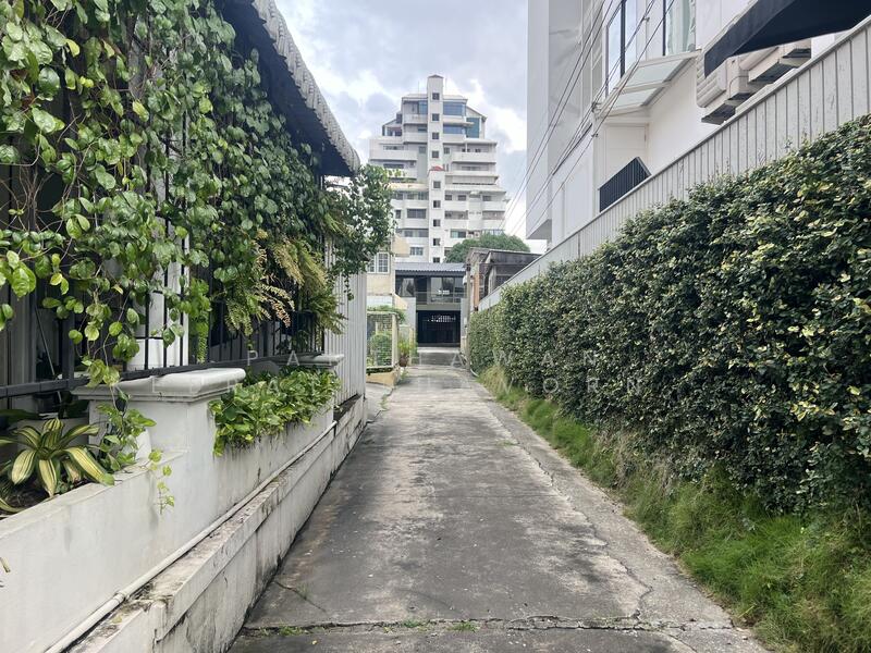 For Sale - ขายบ้านเดี่ยว 2 ชั้น ติดถนนประติพัทธ์, Bangkok