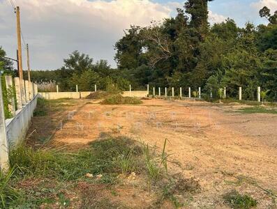 ขาย - ขายที่ดินคู้ยายหมี 168 ตรว. ถมแล้วล้อมรั้วติดถนนเส้น3003 ใกล้อบต.คู้ยายหมี-900เมตร อ.สนามชัยเขต, ฉะเชิงเทรา