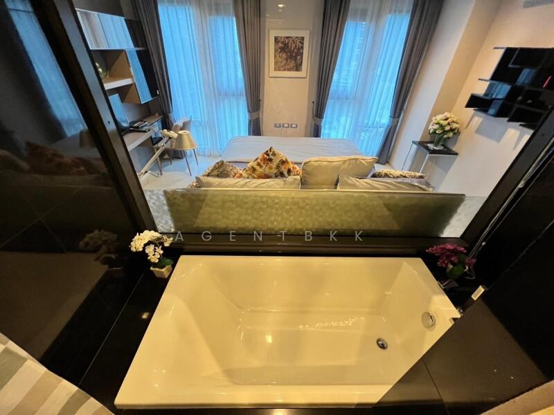 Rhythm Sukhumvit 36-38, Bangkok, 55 Soi Sukhumvit 36, Sukhumvit Road, Phra Kanong, Khlong Toei, Bangkok, 1 Bedroom, 50 sqm, Condo For Rent, by Agentbkk, 60201512 - DDproperty.com