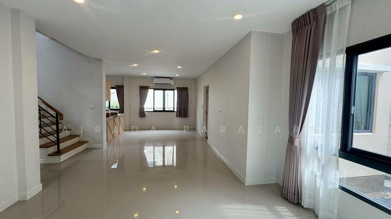 ให้เช่า - Centro Wongwaen-Chatuchot (เซนโทร วงแหวน-จตุโชติ), กรุงเทพ