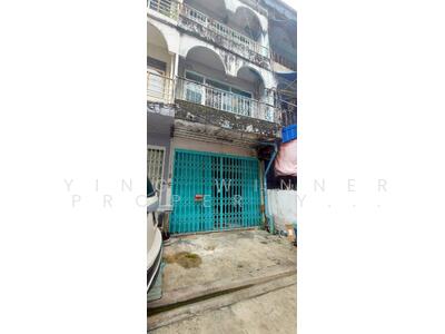 ขาย - ขายตึกแถว อาคารพาณิชย์ 3 ชั้น ทำเลดี ซอยตลาดศรีวนิช (ซ.ดินแดง 2 แยก 3) สภาพดี พร้อมอยู่, กรุงเทพ