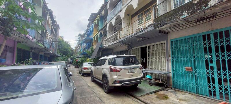 ขาย - ขายตึกแถว อาคารพาณิชย์ 3 ชั้น ทำเลดี ซอยตลาดศรีวนิช (ซ.ดินแดง 2 แยก 3) สภาพดี พร้อมอยู่, กรุงเทพ