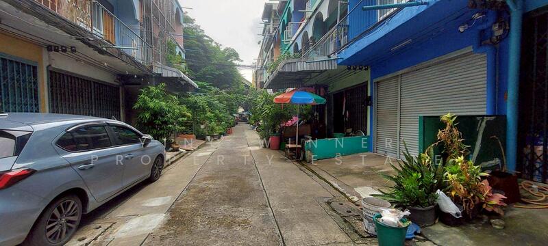 ขาย - ขายตึกแถว อาคารพาณิชย์ 3 ชั้น ทำเลดี ซอยตลาดศรีวนิช (ซ.ดินแดง 2 แยก 3) สภาพดี พร้อมอยู่, กรุงเทพ