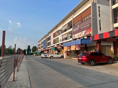 ขาย - อาคารพาณิชย์ 3.5 ชั้น ติดถนน โครงการ J.S.P. City สุขุมวิท–แพรกษา, สมุทรปราการ