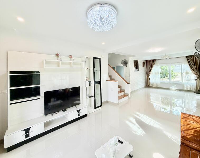 ขาย - หมู่บ้านศุภาลัยการ์เด้นวิลล์ -บ้านพรุ หาดใหญ่ บ้านเดี่ยว 2 ชั้น หลังมุม 76.6 ตร.ว. ขาย 5.3 ล้าน, สงขลา