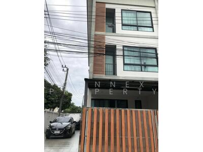 ขาย - ทาวน์โฮม 3 ชั้น ปุณณวิถี 31 42ตรว., กรุงเทพ