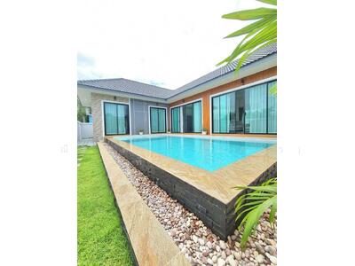 ขาย - พัทยา - บางเสร่ ( ฝั่งทะเล ) ตำบลบางเสร่ อำเภอสัตหีบ จังหวัดชลบุรี, ชลบุรี