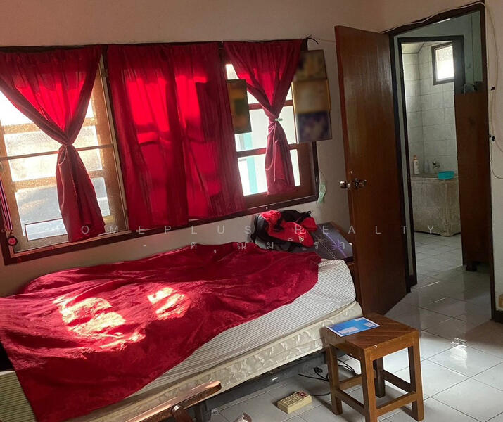 For Sale - ที่ดินพร้อมบ้านซอยโชคสมบัติ (ซอยวัดจำปา-กาญจนาภิเษก), Bangkok