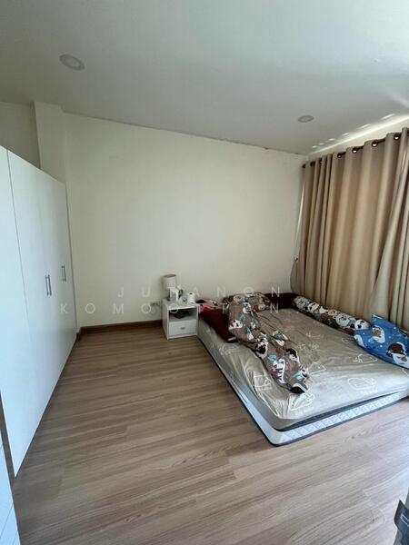 For Sale - ขายทาวน์เฮาส์ 2 ชั้น หลังริมมีพื้นที่ด้านข้าง เฟอร์นิเจอร์พร้อมเข้าอยู่ ทำเลดี ติดถนนนิตโย, Nakhon Phanom