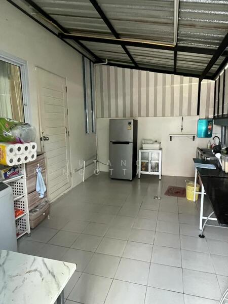 For Sale - ขายทาวน์เฮาส์ 2 ชั้น หลังริมมีพื้นที่ด้านข้าง เฟอร์นิเจอร์พร้อมเข้าอยู่ ทำเลดี ติดถนนนิตโย, Nakhon Phanom