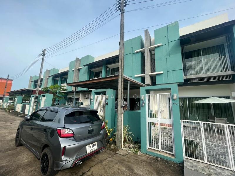 For Sale - ขายทาวน์เฮาส์ 2 ชั้น หลังริมมีพื้นที่ด้านข้าง เฟอร์นิเจอร์พร้อมเข้าอยู่ ทำเลดี ติดถนนนิตโย, Nakhon Phanom