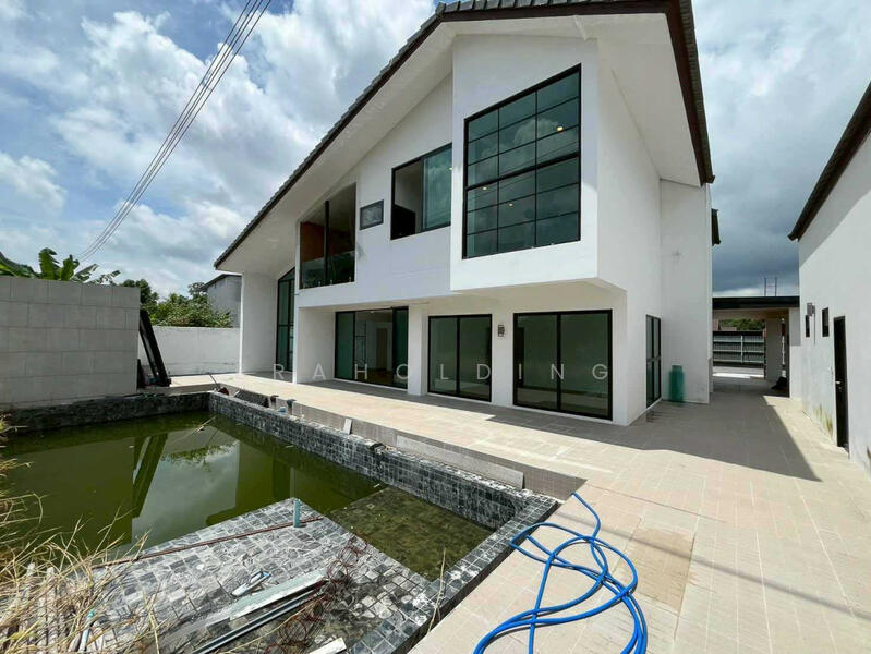 For Sale - หลังมุม 8 นอน บ้าน 2 หลัง, Pathum Thani