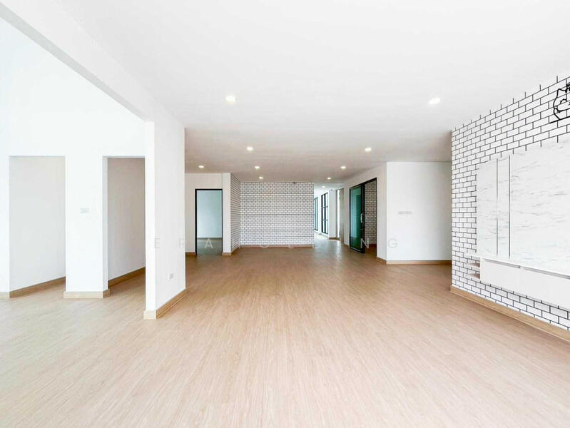 For Sale - หลังมุม 8 นอน บ้าน 2 หลัง, Pathum Thani