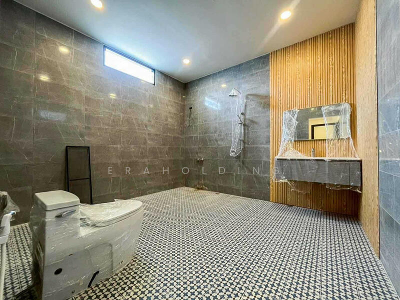 For Sale - หลังมุม 8 นอน บ้าน 2 หลัง, Pathum Thani