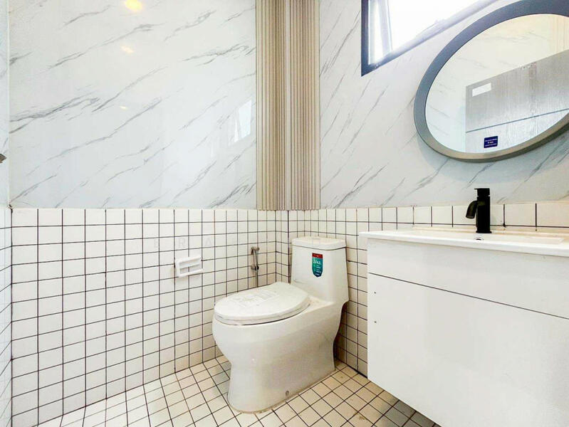 For Sale - หลังมุม 8 นอน บ้าน 2 หลัง, Pathum Thani