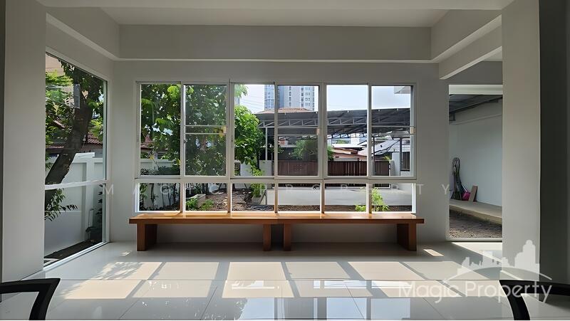 ให้เช่า - ให้เช่า อาคารพาณิชย์ 3 ชั้น ใน ซอยวุฒากาศ 24, กรุงเทพ