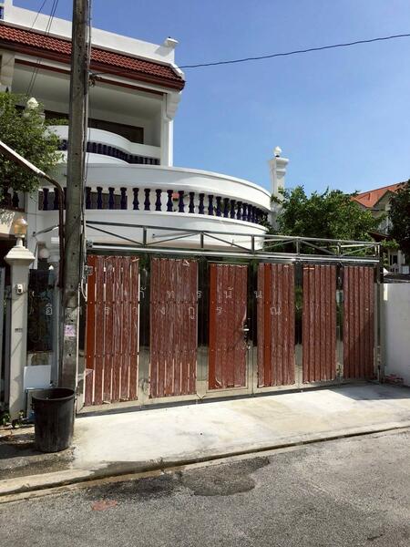 ขาย - บ้านแฝด 4 ชั้น ซอยสุทธินิเวศน์ แขวงสามเสนนอก เขตห้วยขวาง กรุงเทพมหานคร, กรุงเทพ