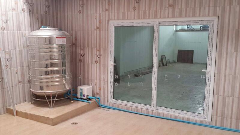 ขาย - บ้านแฝด 4 ชั้น ซอยสุทธินิเวศน์ แขวงสามเสนนอก เขตห้วยขวาง กรุงเทพมหานคร, กรุงเทพ