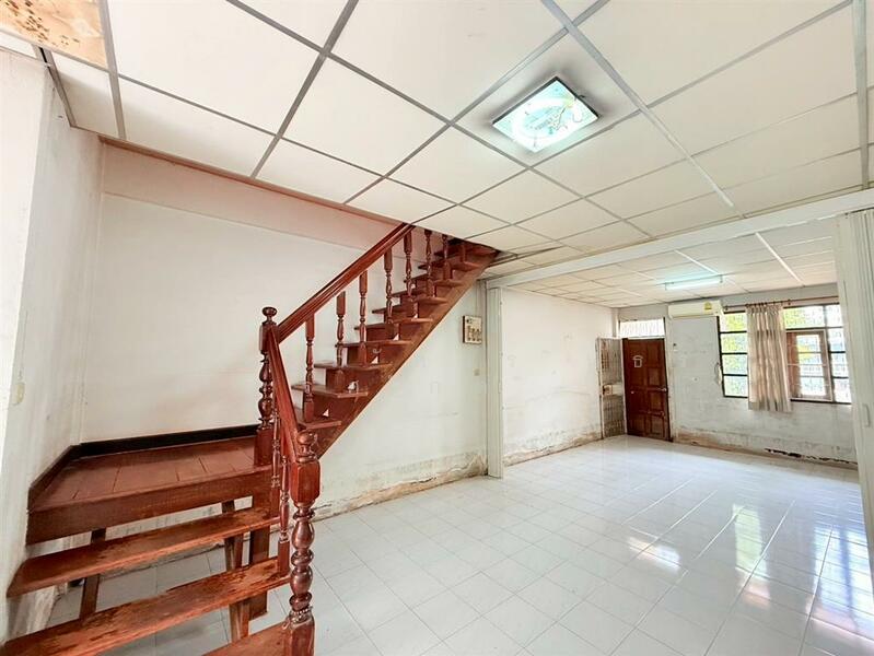 For Sale - ทาวน์เฮ้าส์ 2 ชั้น 18 ตร.ว. ทาวน์เฮ้าส์ ซอยสวนผัก17 ซอยสวนผัก13 ใกล้ตลาดสวนผัก ถนนราชพฤกษ์, Bangkok