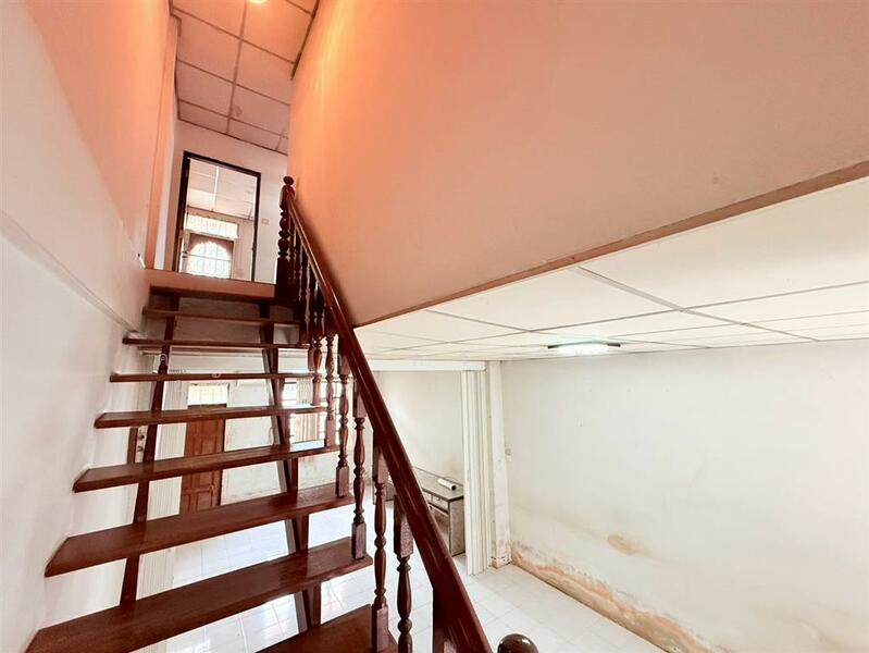For Sale - ทาวน์เฮ้าส์ 2 ชั้น 18 ตร.ว. ทาวน์เฮ้าส์ ซอยสวนผัก17 ซอยสวนผัก13 ใกล้ตลาดสวนผัก ถนนราชพฤกษ์, Bangkok