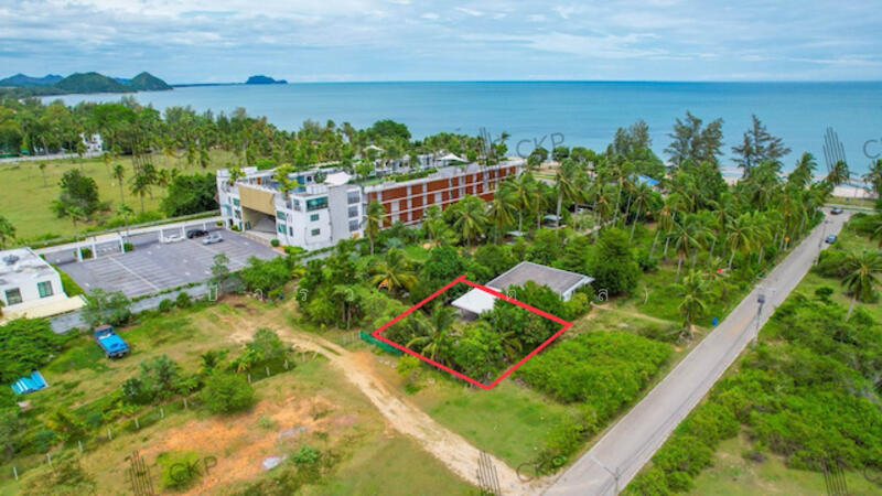 ขาย - 93244 - ที่ดินเปล่า ติดหาดสามร้อยยอด เพียง 30 เมตร ไม่ไกลถนนใหญ่ ใกล้สถานที่ท่องเที่ยว, ประจวบคีรีขันธ์