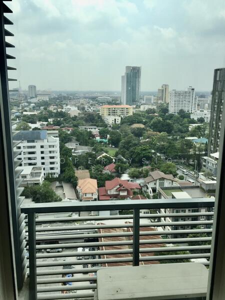 Siri At Sukhumvit, Bangkok, 902 Sukhumvit Road, Phra Kanong, Khlong Toei, Bangkok, 2 Bedrooms, 69 sqm, Condo For Rent, by PROPERTYSIGHTS REAL ESTATE, 60205712 - DDproperty.com