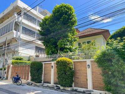 ขาย - ขายด่วน บ้านเดี่ยว 3ชั้น ราคาพิเศษจาก 28.9 เหลือ 22 ล้าน ใกล้MRT, กรุงเทพ