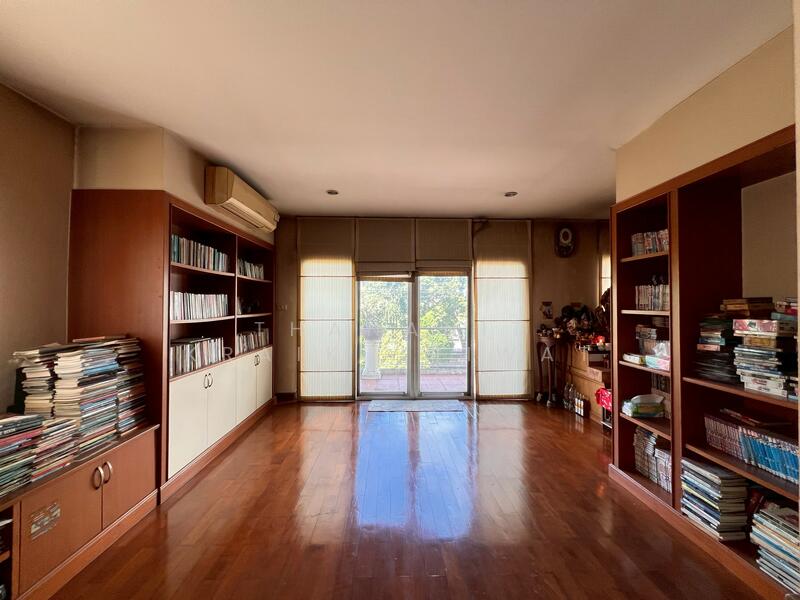 ขายด่วน บ้านเดี่ยว 3ชั้น ราคาพิเศษจาก 28.9 เหลือ 22 ล้าน ใกล้MRT, Bangkok, Bang Sue, Bang Sue, Bangkok, 4 Bedrooms, 520 sqm, Single Detached House For Sale, by Thananit Kraikhiriwat, 60205868 - DDproperty.com