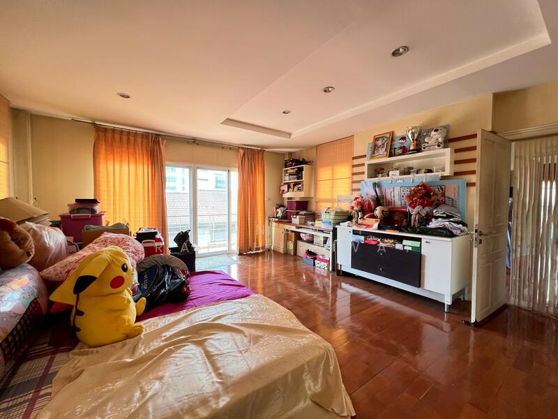 ขายด่วน บ้านเดี่ยว 3ชั้น ราคาพิเศษจาก 28.9 เหลือ 22 ล้าน ใกล้MRT, Bangkok, Bang Sue, Bang Sue, Bangkok, 4 Bedrooms, 520 sqm, Single Detached House For Sale, by Thananit Kraikhiriwat, 60205868 - DDproperty.com